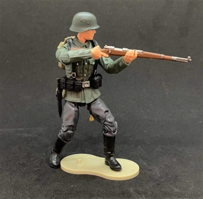MTF WWII - Deluxe GERMAN RIFLEMAN with Gear - 1:18 Scale Marauder Task Force Action Figure