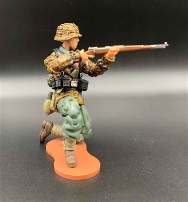 MTF WWII - Deluxe GERMAN CAMO PANZER GRENADIER RIFLEMAN with Gear - 1:18 Scale Marauder Task Force Action Figure
